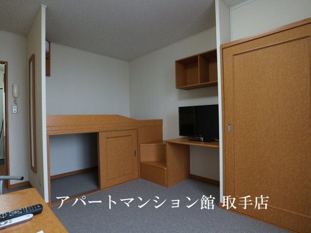レオパレス駒場の居間・リビング