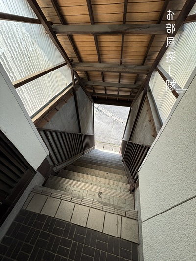 久留米市高良内町のアパートのエントランス