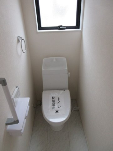 【仲介手数料無料】新築戸建　熊谷市肥塚561-1（全3棟）のトイレ