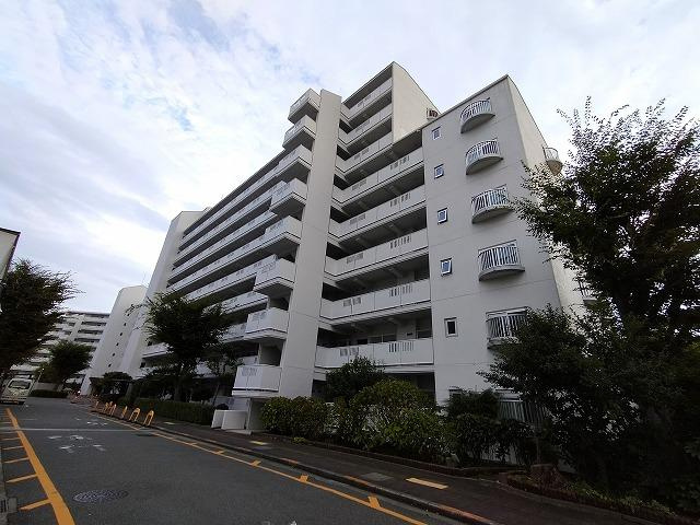 箕面東コーポラス C棟の外観