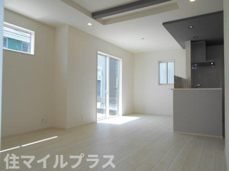 【居間・リビング】 | 郡山市久留米2丁目新築一戸建て4棟 | ゆったり過ごせるリビングです