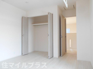 【洋室】 | 郡山市久留米2丁目新築一戸建て4棟 | 落ち着いた色調の洋室です