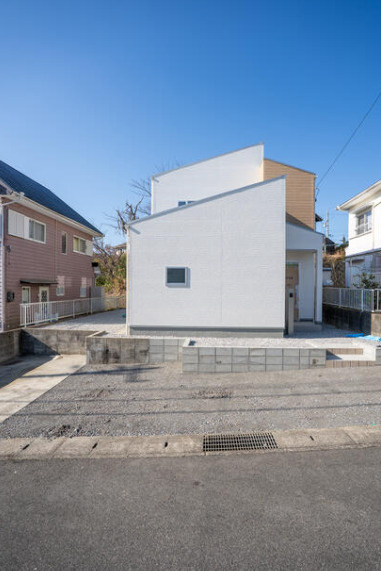 ●亀山市川合町　中古戸建の外観