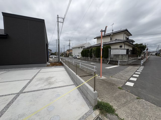 【前面道路含む現地写真】 | 熊谷市肥塚第3 Livele Garden.s　新築戸建　全3棟　1号棟