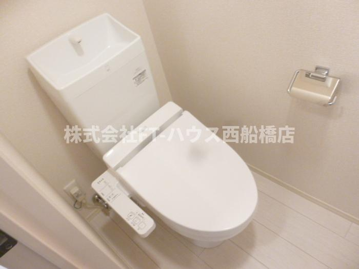 リビングＮＫ原木中山のトイレ|温水洗浄暖房便座仕様です