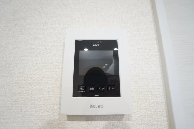 リーブルガーデン半田市北二ツ坂町2丁目第2　1号棟の設備|録画機能があり、どのような人が何時に来訪されたのかがわかります、防犯はもちろん、お届け物などの把握にも便利です。ライト付きで夜間でも安心です。
