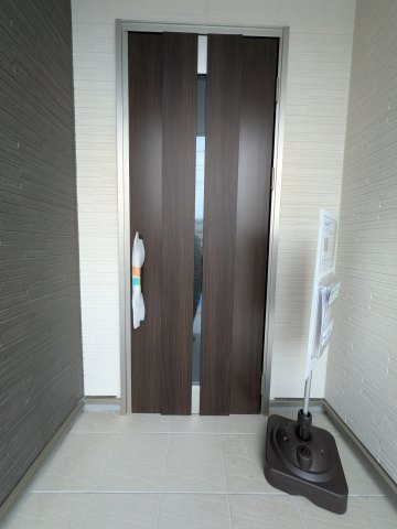 リーブルガーデン半田市北二ツ坂町2丁目第2　1号棟の玄関|セキュリティー対策付きの玄関ドア！