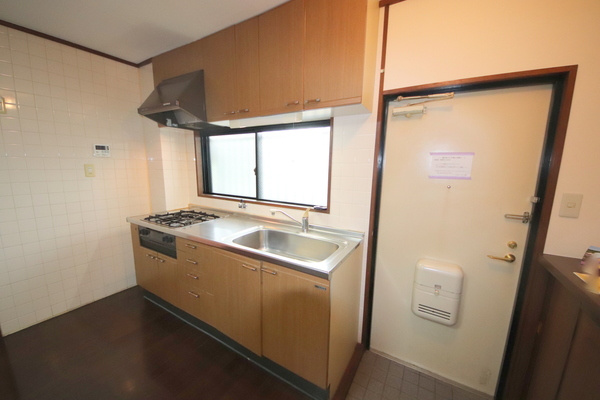 生駒市俵口町の賃貸マンションのキッチン