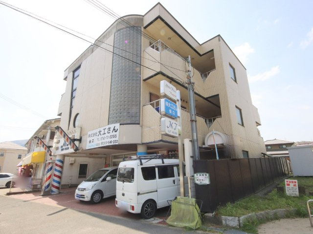 生駒市俵口町の賃貸マンションの外観