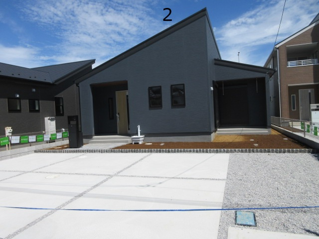 【仲介手数料無料】新築戸建　熊谷市肥塚561-1（全3棟）の前面道路含む現地写真