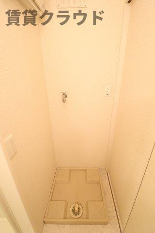 アビデホンダの洗面所|明るい洗面所です