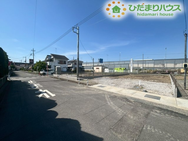 熊谷市肥塚　第3　新築一戸建て　リーブルガーデン　03の前面道路含む現地写真
