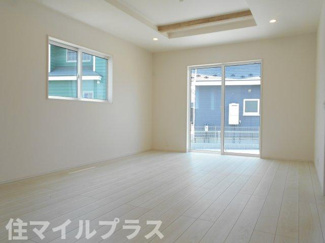【居間・リビング】 | 郡山市久留米2丁目新築一戸建て4棟 | ゆったり過ごせる居間です