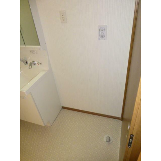 【設備】 | メゾンMume | 室内洗濯機置き場。