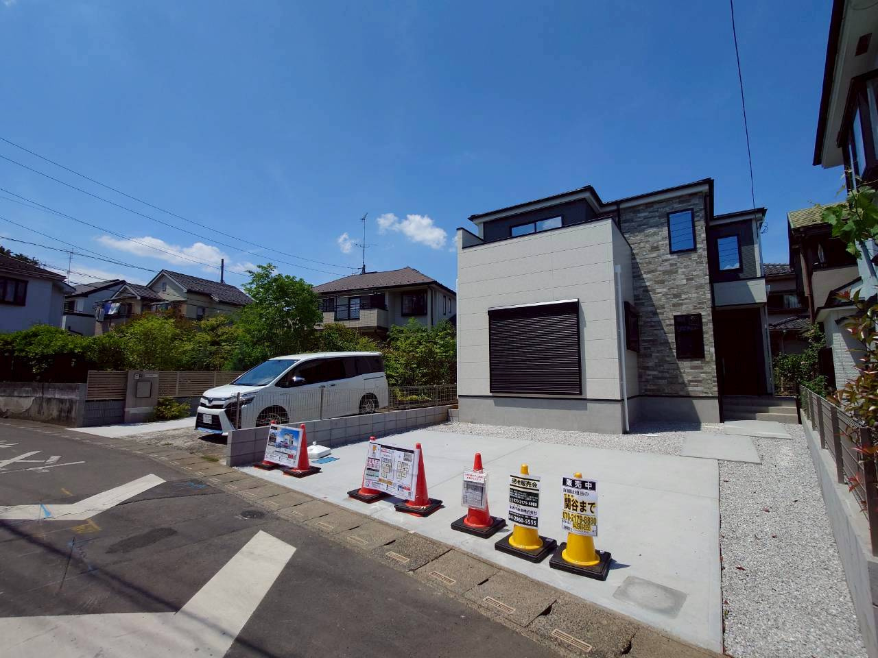 所沢市山口新築戸建の前面道路含む現地写真