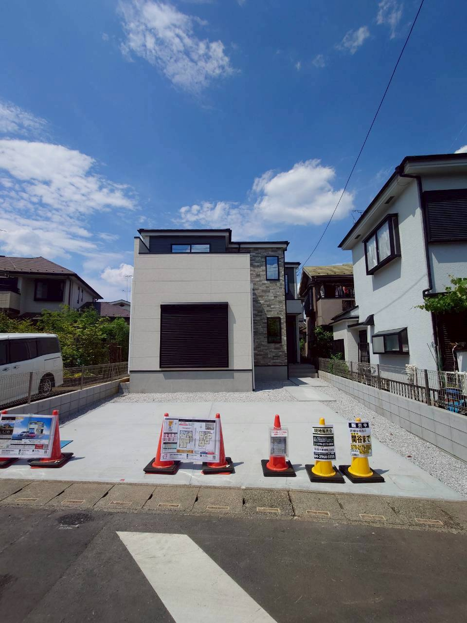 所沢市山口新築戸建の前面道路含む現地写真