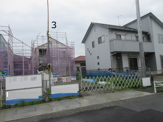 【仲介手数料無料】新築戸建　熊谷市肥塚561-1（全3棟）の前面道路含む現地写真