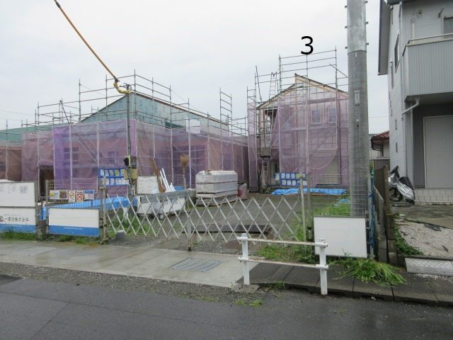 【仲介手数料無料】新築戸建　熊谷市肥塚561-1（全3棟）の前面道路含む現地写真