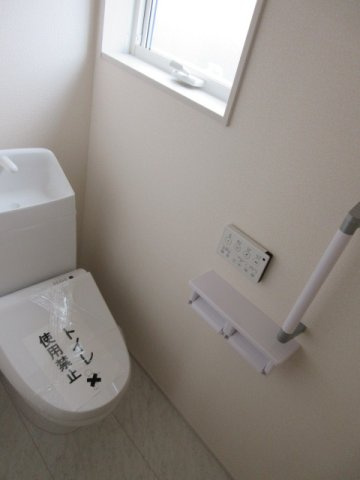 【仲介手数料無料】新築戸建　熊谷市肥塚561-1（全3棟）のトイレ