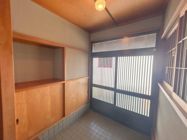 【玄関】 | 伊豆の国市宗光寺 中古戸建 XH06083 | 伊豆の国市宗光寺　玄関　リフォーム後