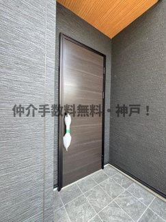 【玄関】 | 神戸市垂水区狩口台2丁目　新築戸建　仲介手数料無料！ | シンプルで使いやすい玄関です