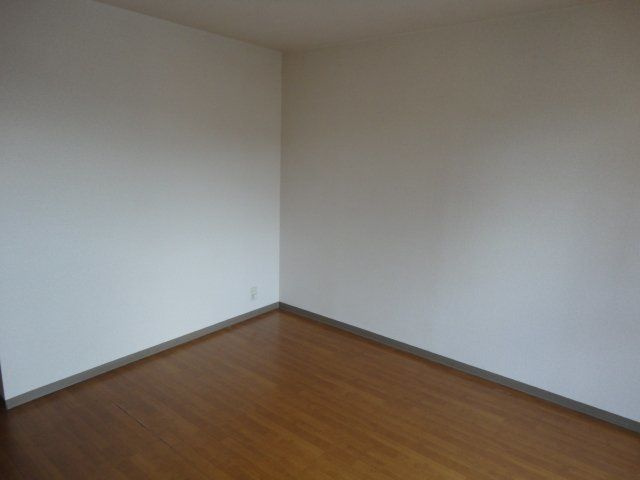 サンヒルズの洋室