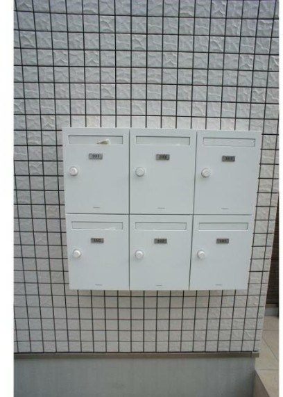 杉並区方南１丁目の賃貸マンションのエントランス