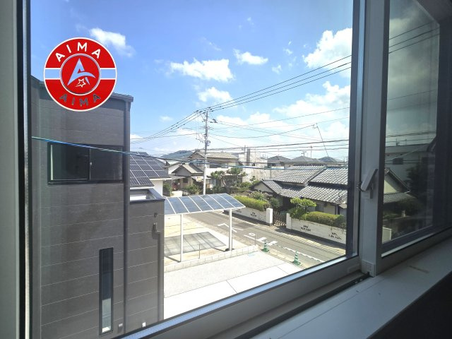福津市西福間3丁目第1-4棟（2号棟）の展望|窓から緑が見える物件も魅力的です。