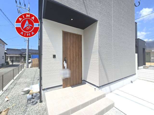福津市西福間3丁目第1-4棟（2号棟）の外観：施工例|おでかけの時も帰った時も、「我が家」を最初に感じでもらえる素敵な空間に。