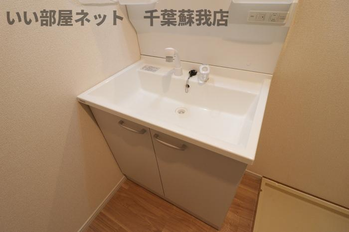 サンハイム学園前　Ｃの洗面所|明るい洗面所です