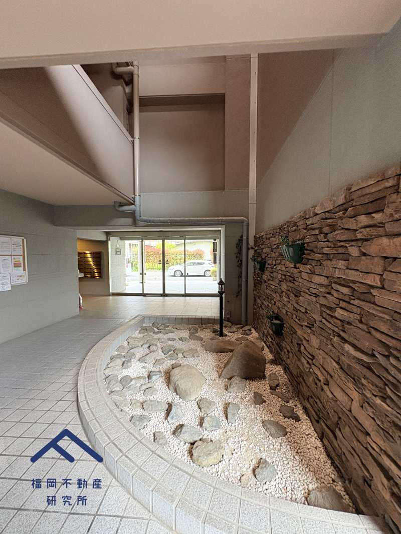 スカイハイツ神松寺のエントランス