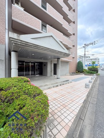 スカイハイツ神松寺のエントランス