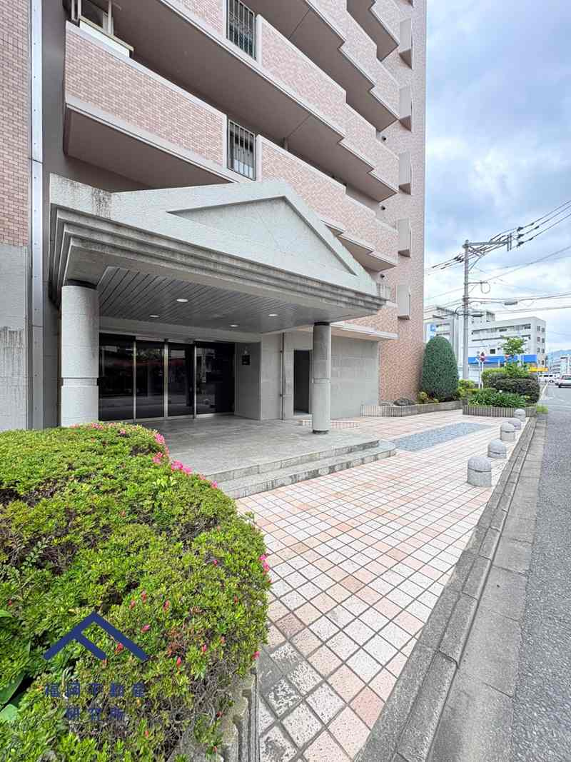 スカイハイツ神松寺のエントランス