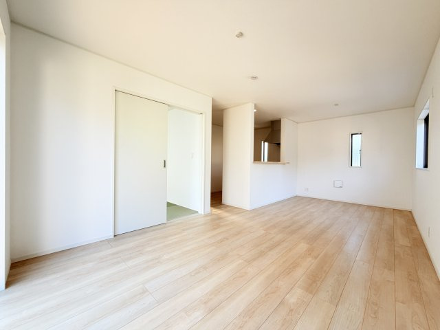 クレイドルガーデン藍住町富吉第1の居間・リビング|こちらのリビングで趣味の時間をお楽しみください
