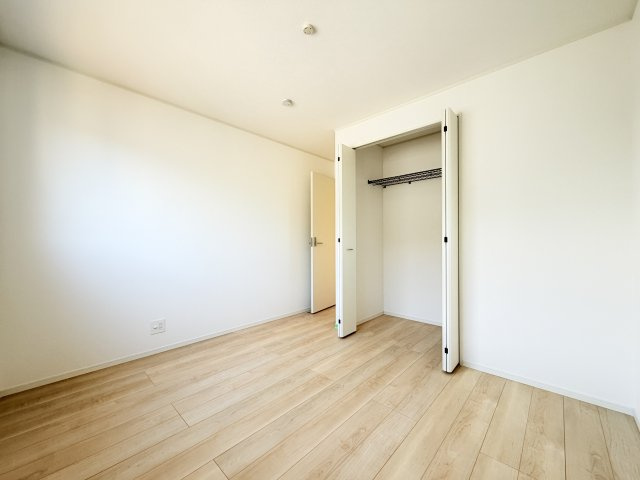 クレイドルガーデン藍住町富吉第1の洋室|落ち着いて過ごせるお部屋なので、寝室にいかがでしょうか