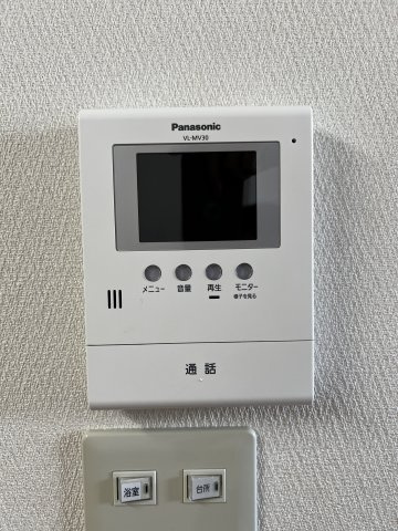 コーポラス手形のセキュリティ|モニタ付きドアホン※実際の色や建具は異なります