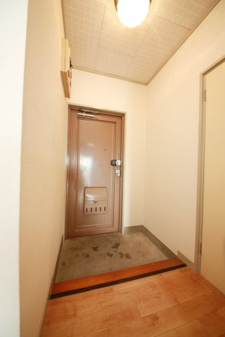 みどりハイツつつじの玄関
