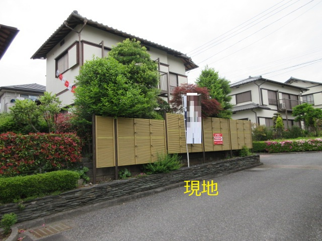 中古戸建　東松山市旗立台9-8（期間限定現況販売）の前面道路含む現地写真