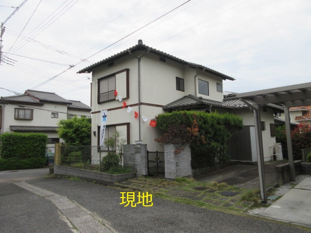 中古戸建　東松山市旗立台9-8（期間限定現況販売）の前面道路含む現地写真