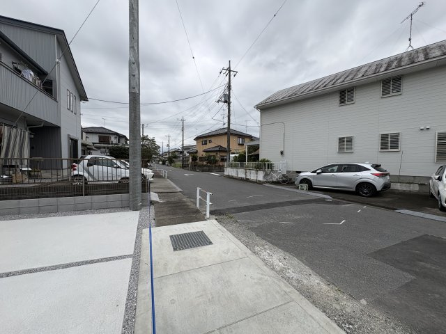 【前面道路含む現地写真】 | 熊谷市肥塚第3 Livele Garden.s　新築戸建　全3棟　3号棟