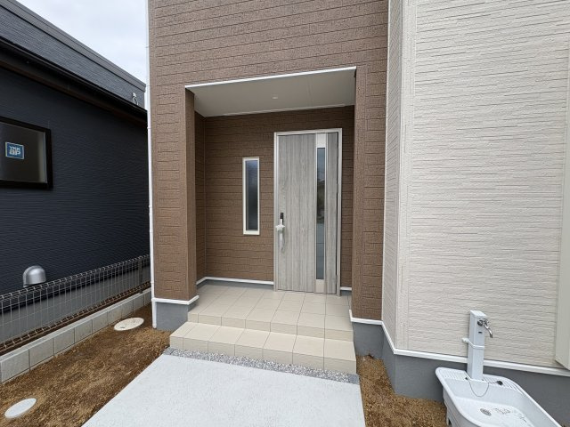 【玄関】 | 熊谷市肥塚第3 Livele Garden.s　新築戸建　全3棟　3号棟