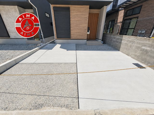 福岡市南区警弥郷3丁目第2-2棟（1号棟）の外観|広々した駐車場です。