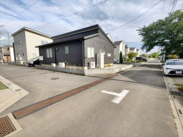 【前面道路含む現地写真】の画像