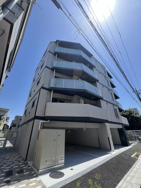 クレストコート綾瀬の外観