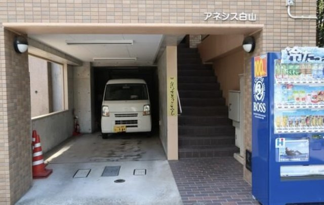 アネシス白山のエントランス
