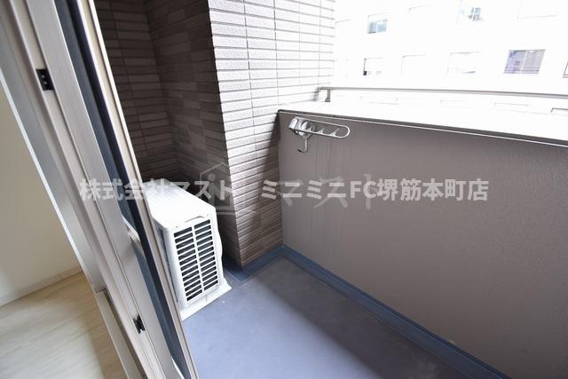 カスタリア堺筋本町のバルコニー