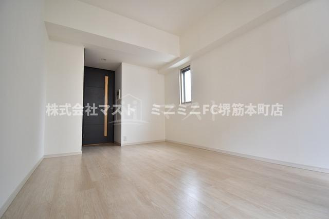 カスタリア堺筋本町の内装|※中部屋は小窓が無しです