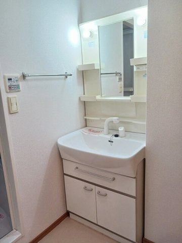 鶴見スクエアⅡ　　刈谷市近郊の賃貸はクラスホーム刈谷店の洗面所|使いやすい洗面所です