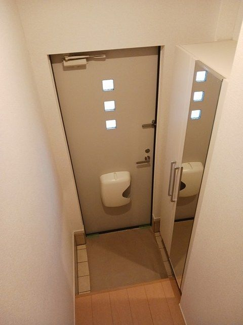 メゾン　コリーヌ　オギの玄関