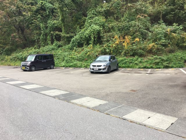 ゴールドバードKENの駐車場
